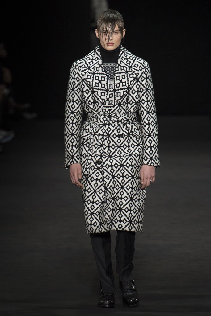 Versace（范思哲）2025米兰时装周秋冬男装秀