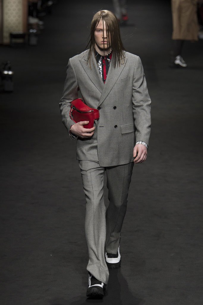 Versace（范思哲）2025米兰时装周秋冬男装秀