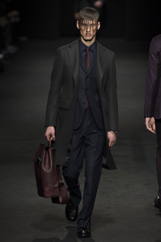 Versace（范思哲）2025米兰时装周秋冬男装秀