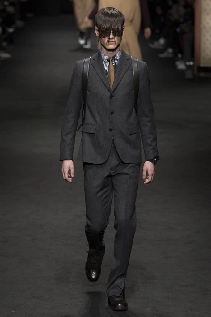 Versace（范思哲）2025米兰时装周秋冬男装秀