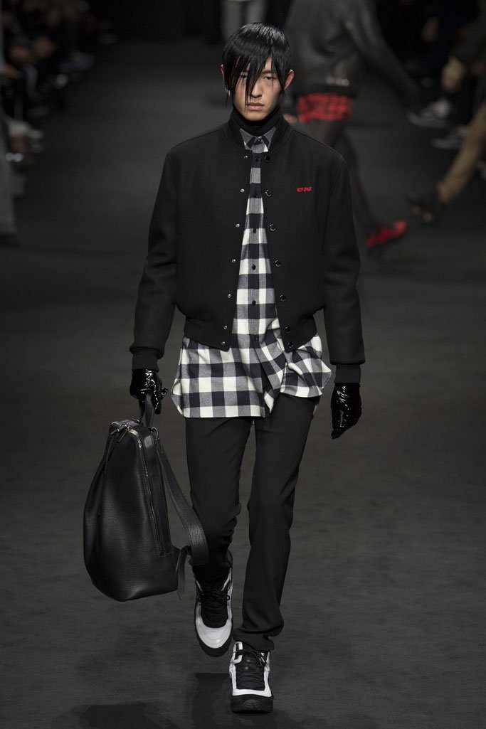 Versace（范思哲）2025米兰时装周秋冬男装秀