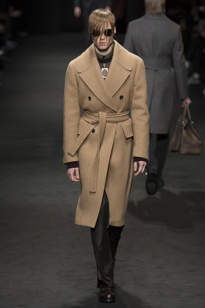 Versace（范思哲）2025米兰时装周秋冬男装秀