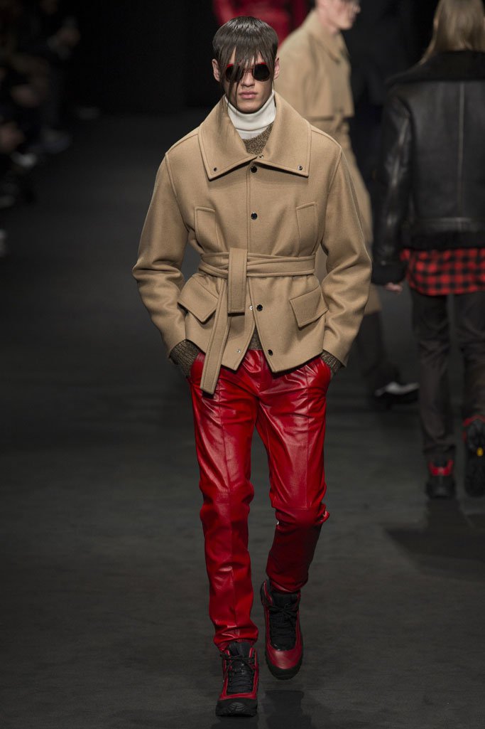 Versace（范思哲）2025米兰时装周秋冬男装秀