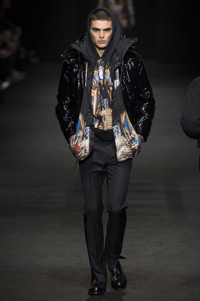 Versace（范思哲）2025米兰时装周秋冬男装秀