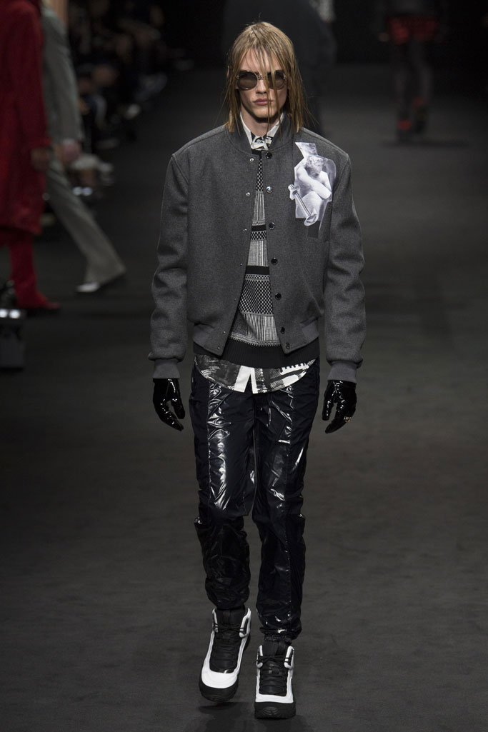Versace（范思哲）2025米兰时装周秋冬男装秀