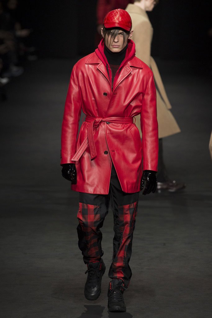 Versace（范思哲）2025米兰时装周秋冬男装秀