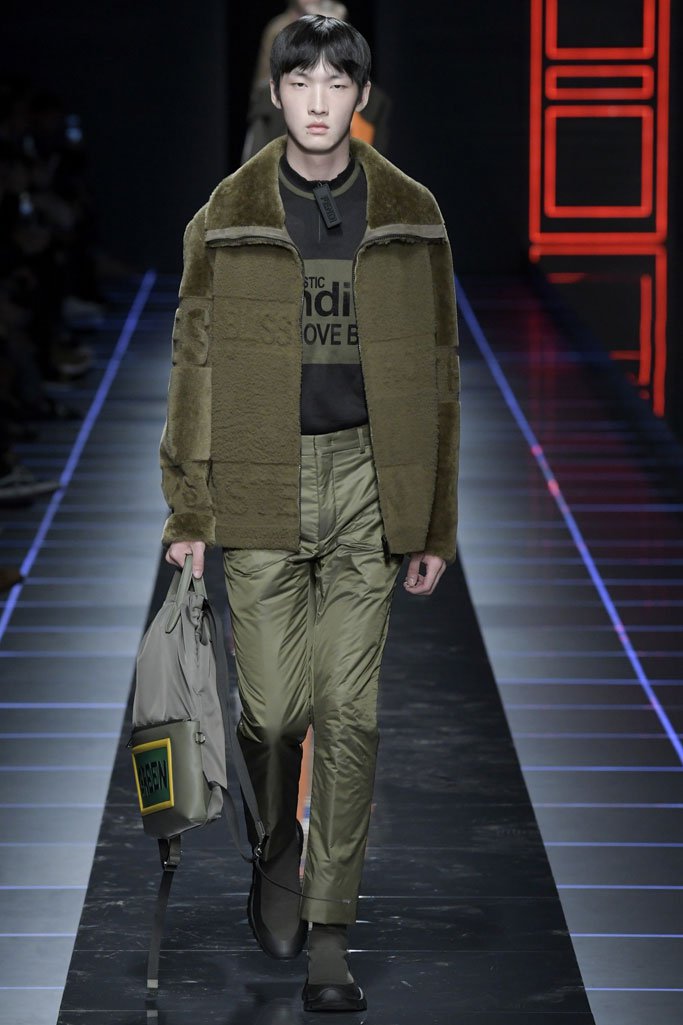 Fendi（芬迪）2025米兰时装周男装秀