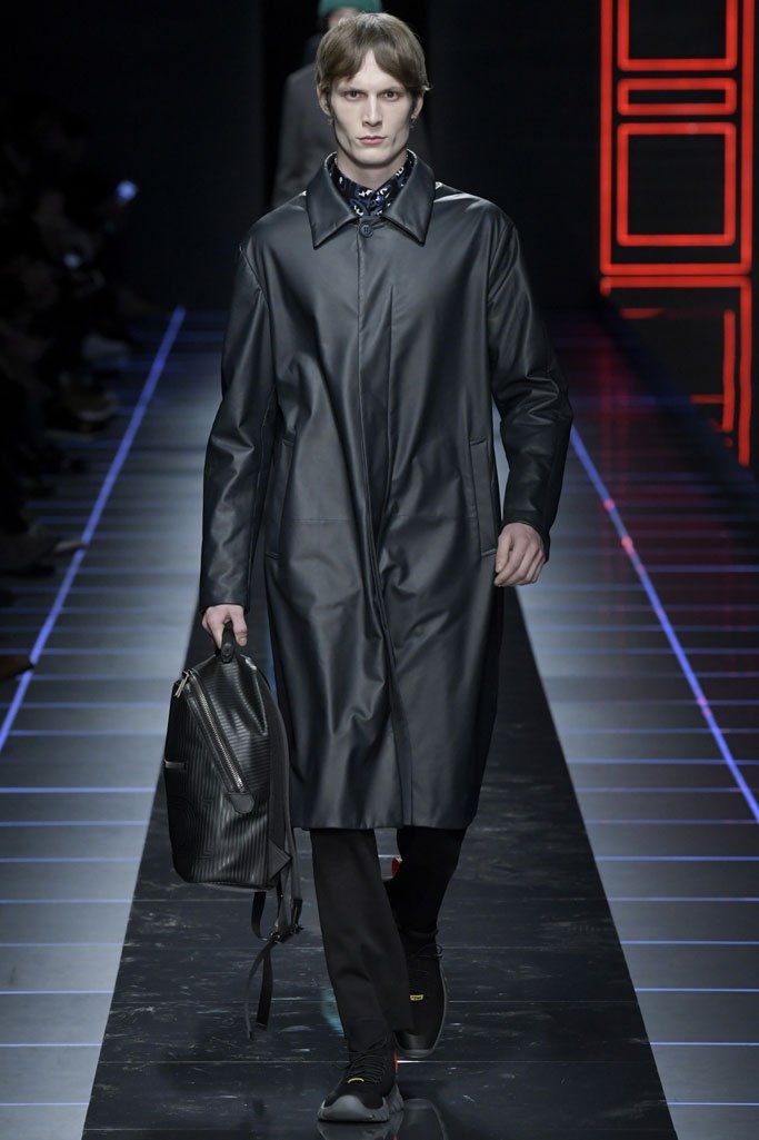 Fendi（芬迪）2025米兰时装周男装秀