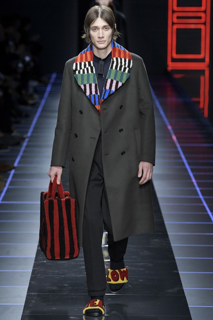 Fendi（芬迪）2025米兰时装周男装秀