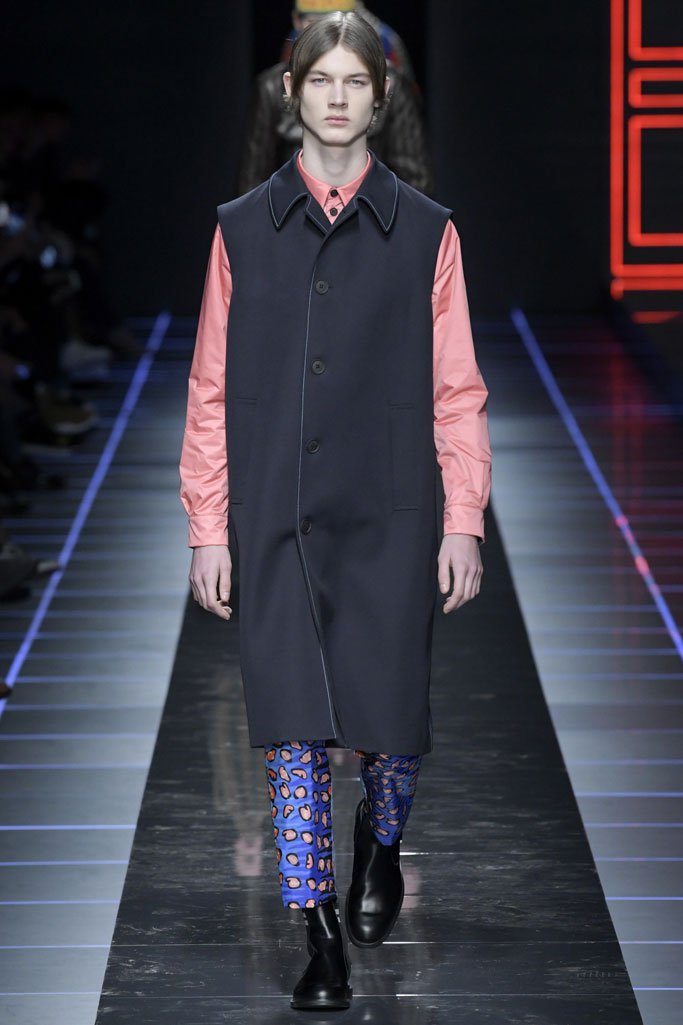 Fendi（芬迪）2025米兰时装周男装秀