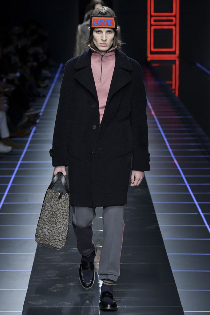 Fendi（芬迪）2025米兰时装周男装秀