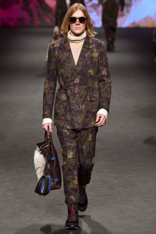 Etro（艾特罗）2025米兰时装周男装秀