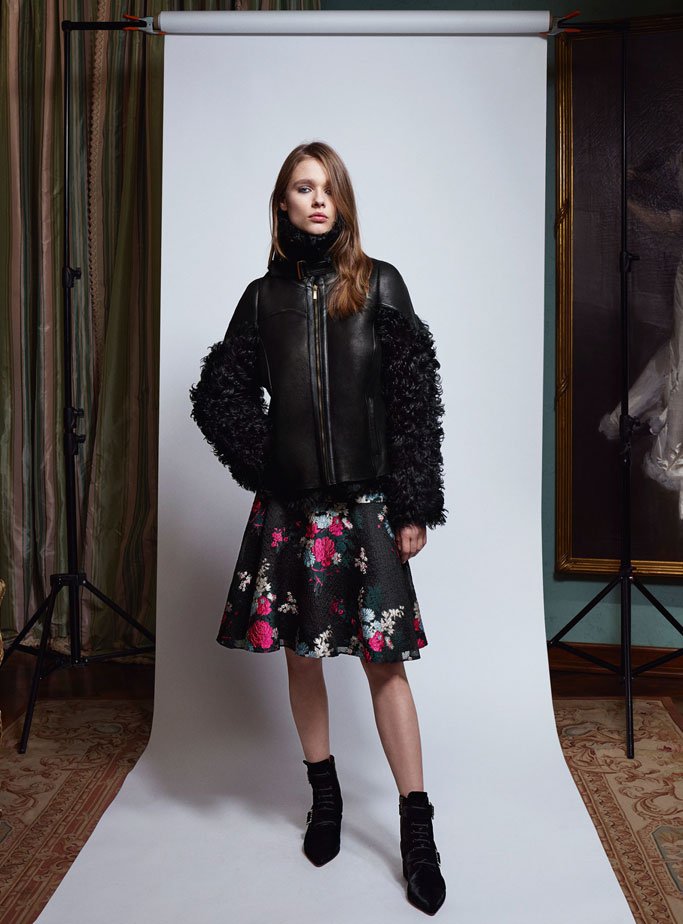 Blumarine（蓝色情人）2025女装品牌广告大片