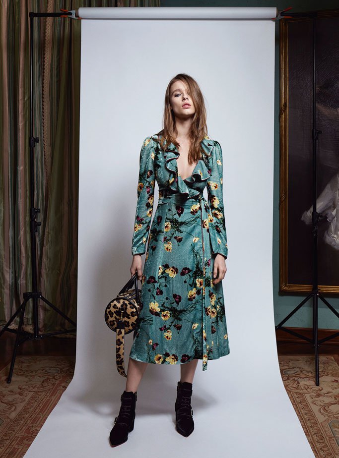 Blumarine（蓝色情人）2025女装品牌广告大片