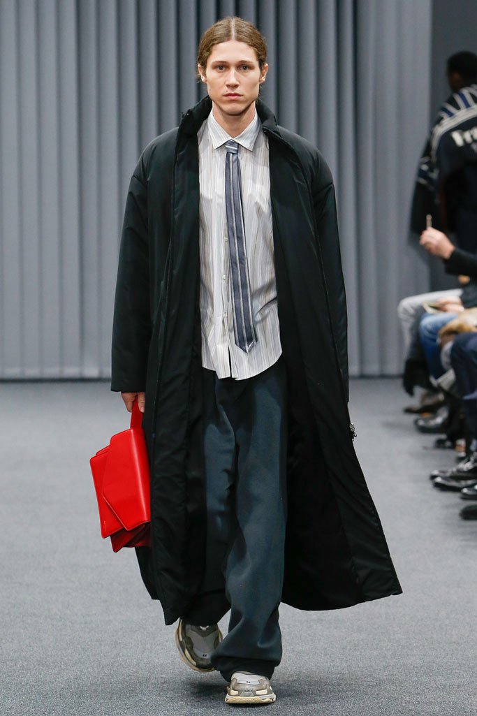 Balenciaga（巴黎世家）2025巴黎时装周男装秀