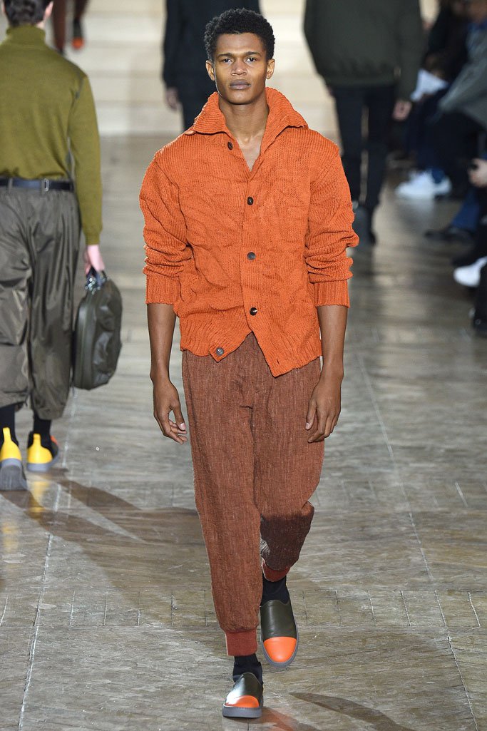 Issey Miyake（三宅一生）2025巴黎时装周男装秀