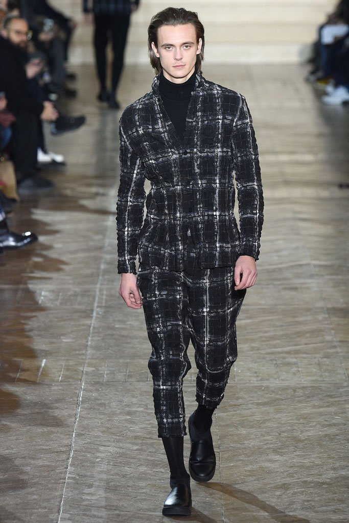 Issey Miyake（三宅一生）2025巴黎时装周男装秀