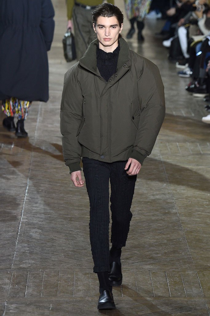 Issey Miyake（三宅一生）2025巴黎时装周男装秀