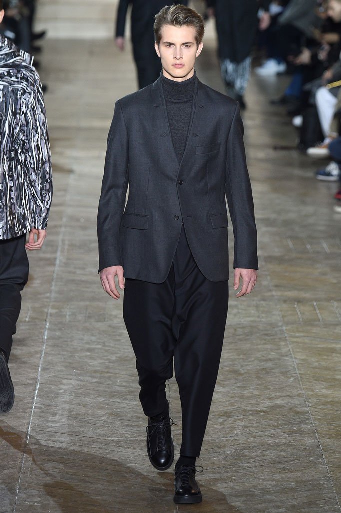 Issey Miyake（三宅一生）2025巴黎时装周男装秀