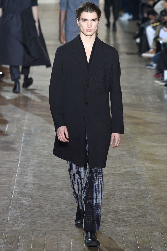 Issey Miyake（三宅一生）2025巴黎时装周男装秀