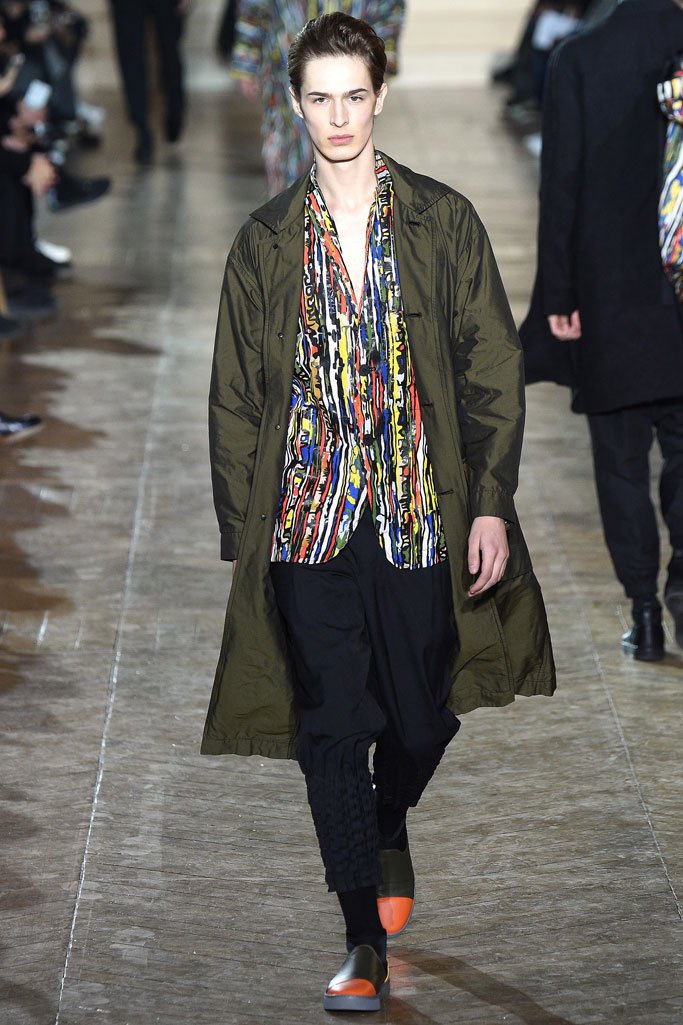Issey Miyake（三宅一生）2025巴黎时装周男装秀