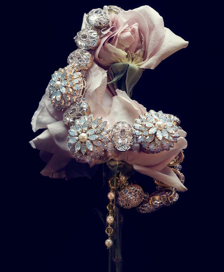 BHLDN 2025春夏婚纱广告Iconic系列