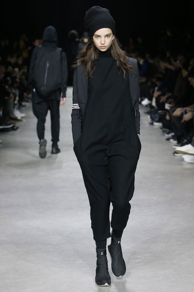 Y-3 2025巴黎时装周秋冬男装秀