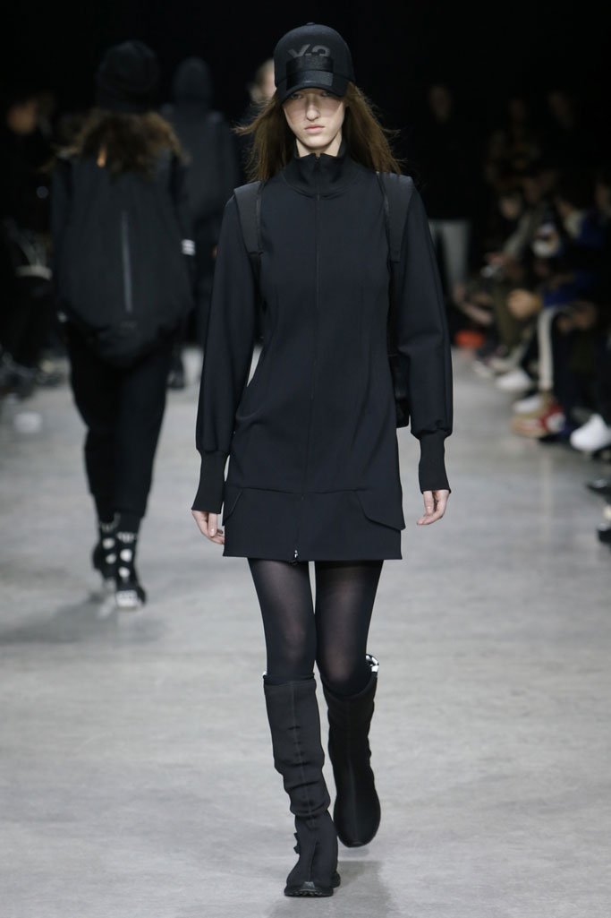 Y-3 2025巴黎时装周秋冬男装秀