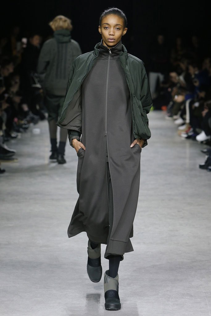 Y-3 2025巴黎时装周秋冬男装秀