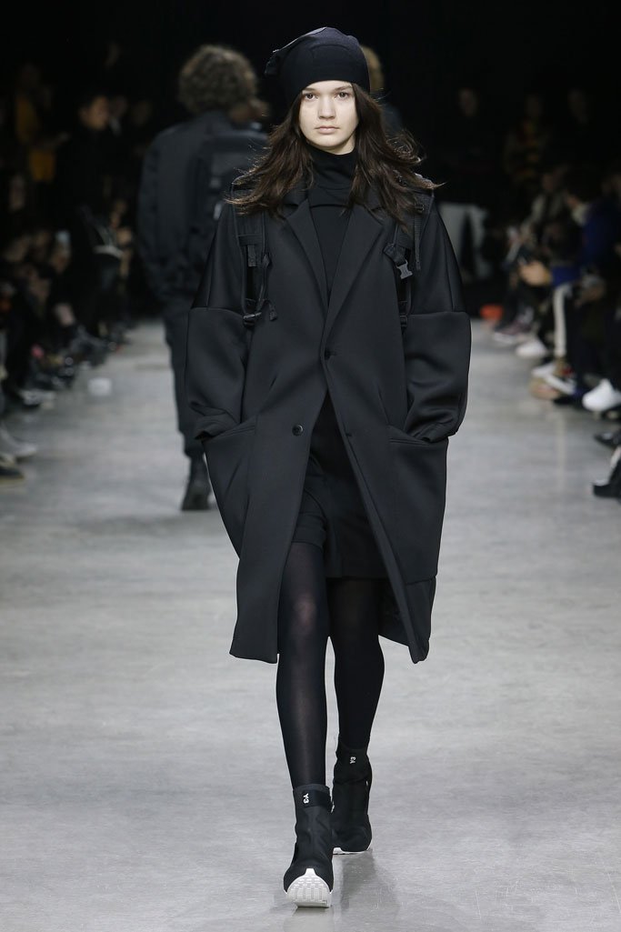 Y-3 2025巴黎时装周秋冬男装秀