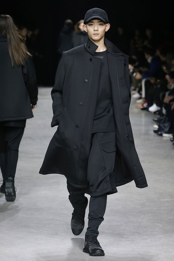 Y-3 2025巴黎时装周秋冬男装秀