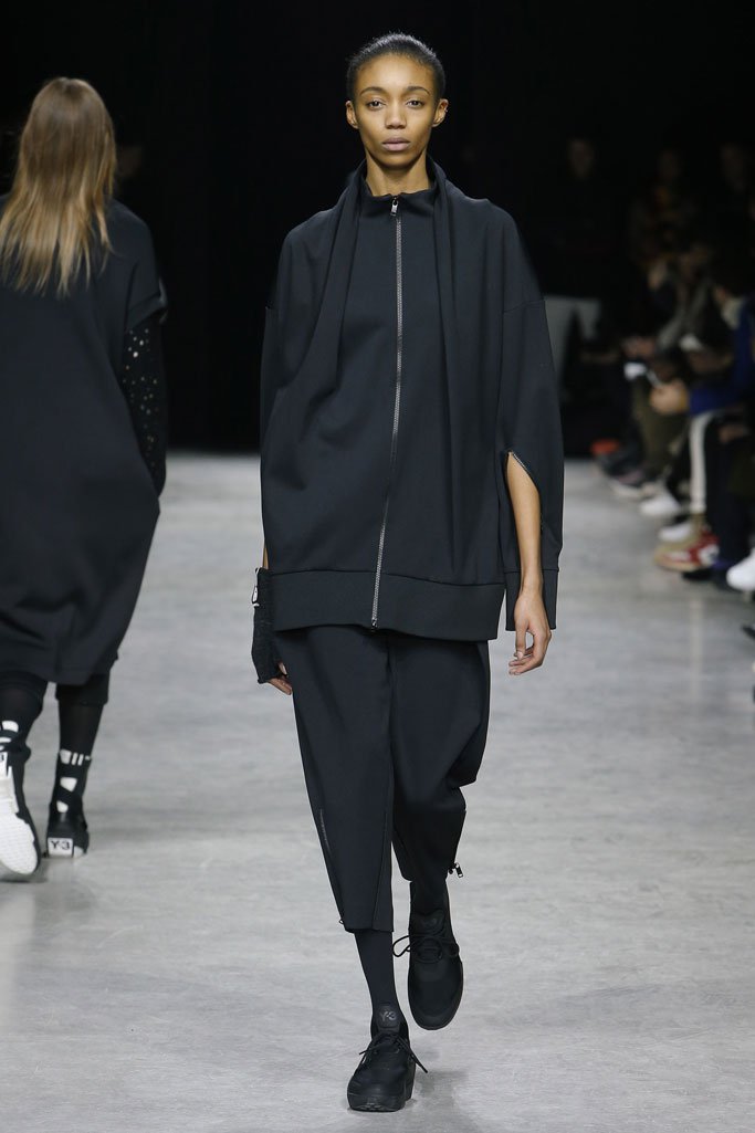 Y-3 2025巴黎时装周秋冬男装秀