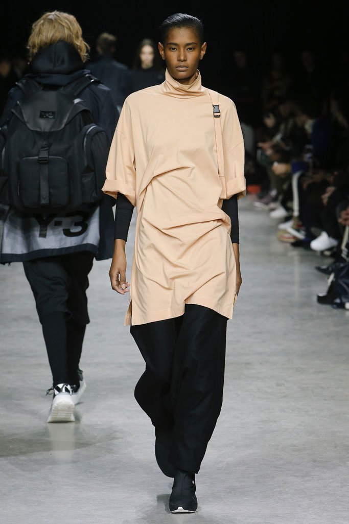 Y-3 2025巴黎时装周秋冬男装秀