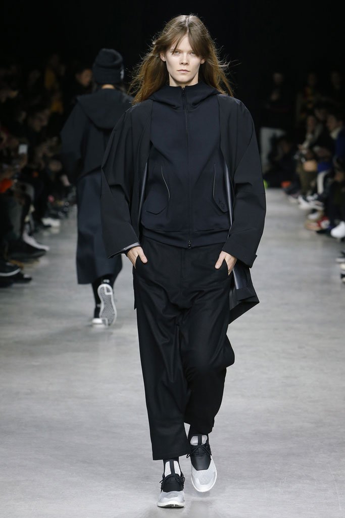 Y-3 2025巴黎时装周秋冬男装秀
