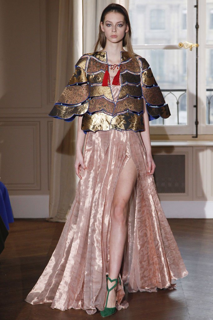 Schiaparelli（夏帕瑞丽）2025春夏巴黎时装周时装秀