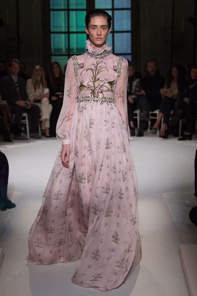 Giambattista Valli 2025巴黎时装周春夏时装秀