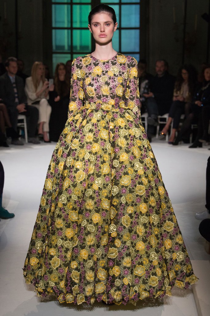 Giambattista Valli 2025巴黎时装周春夏时装秀
