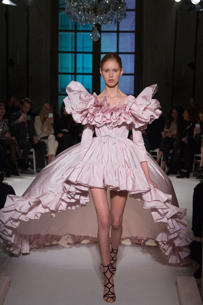 Giambattista Valli 2025巴黎时装周春夏时装秀