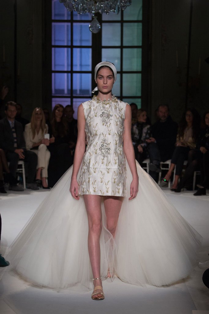 Giambattista Valli 2025巴黎时装周春夏时装秀