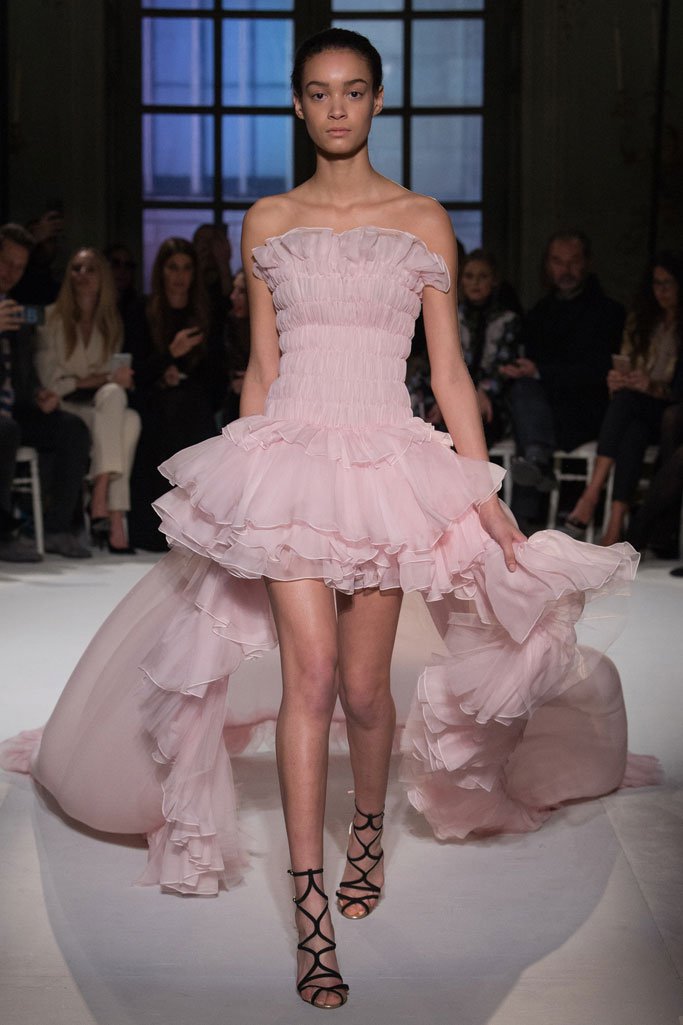 Giambattista Valli 2025巴黎时装周春夏时装秀