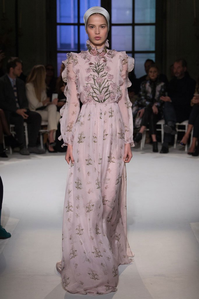 Giambattista Valli 2025巴黎时装周春夏时装秀