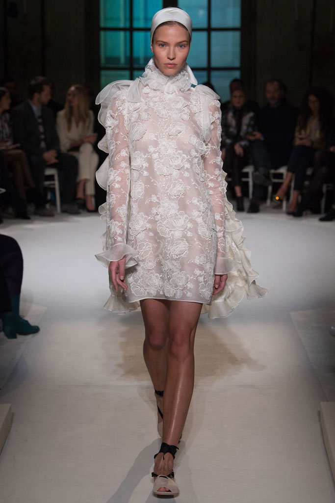 Giambattista Valli 2025巴黎时装周春夏时装秀