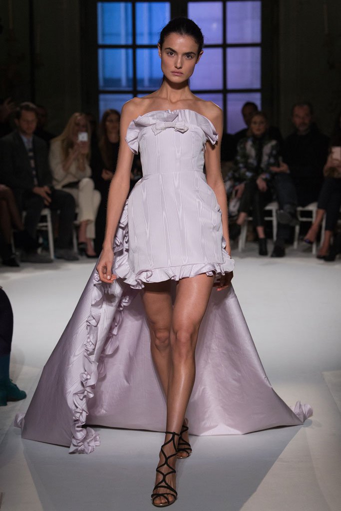Giambattista Valli 2025巴黎时装周春夏时装秀