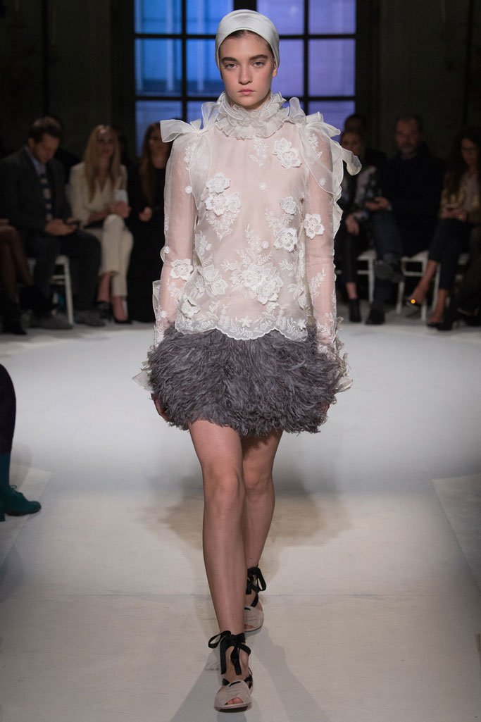 Giambattista Valli 2025巴黎时装周春夏时装秀