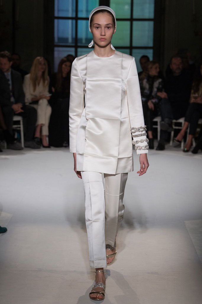 Giambattista Valli 2025巴黎时装周春夏时装秀