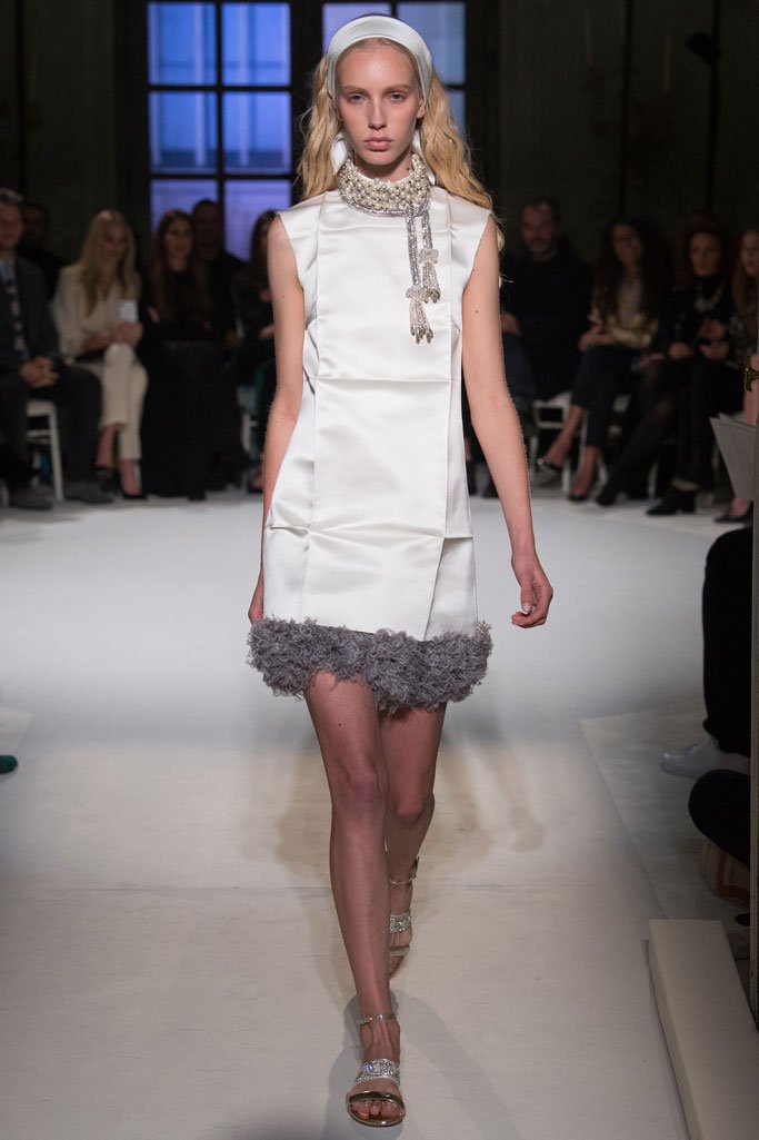 Giambattista Valli 2025巴黎时装周春夏时装秀