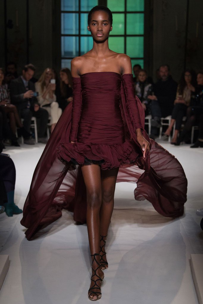 Giambattista Valli 2025巴黎时装周春夏时装秀