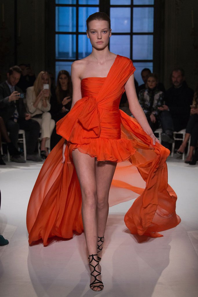 Giambattista Valli 2025巴黎时装周春夏时装秀