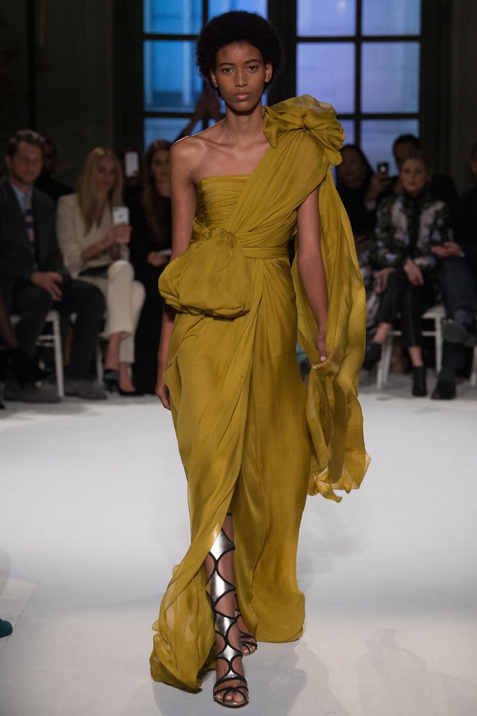 Giambattista Valli 2025巴黎时装周春夏时装秀