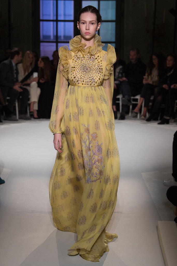 Giambattista Valli 2025巴黎时装周春夏时装秀